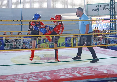 Poder y honor en el ring del Deportivo Roma Poder y honor en el ring del Deportivo Roma