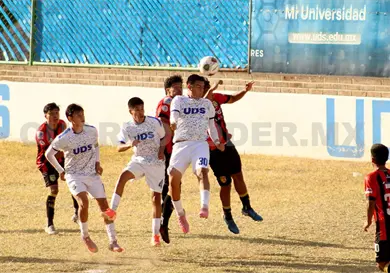 Universitarios pierden el buen paso en casa Universitarios pierden el buen paso en casa