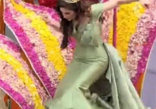 Bosch se desmaya en desfile Bosch se desmaya en desfile