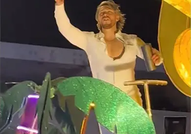 Aldo de Nigris sufre aparatosa ca&iacute;da