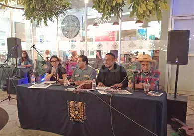 Ilustran los versos de Balajú Ilustran los versos de Balajú