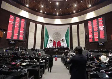 En menos de 3 horas, diputados avalan 10 reformas En menos de 3 horas, diputados avalan 10 reformas