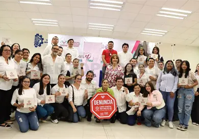 Entregan relojes del programa Mujer Segura