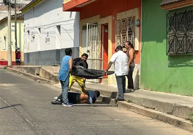 Cae de planta alta tras electrocutarse Cae de planta alta tras electrocutarse