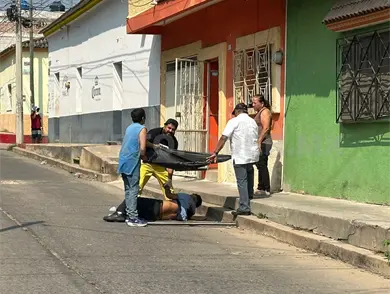 Cae de planta alta tras electrocutarse Cae de planta alta tras electrocutarse