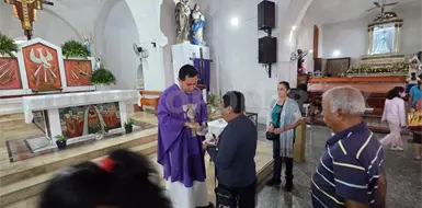 Católicos acuden al Miércoles de Ceniza Católicos acuden al Miércoles de Ceniza