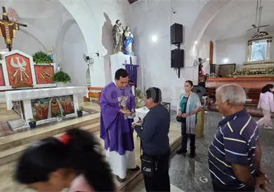 Católicos acuden al Miércoles de Ceniza Católicos acuden al Miércoles de Ceniza