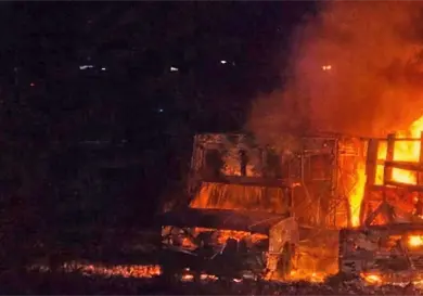 Explotan dos camionetas huachicoleras en Tlahuelilpan Explotan dos camionetas huachicoleras en Tlahuelilpan