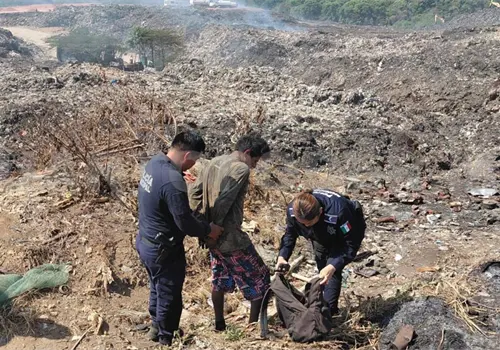 Lo detienen al tratar de volver a quemar basurero Lo detienen al tratar de volver a quemar basurero