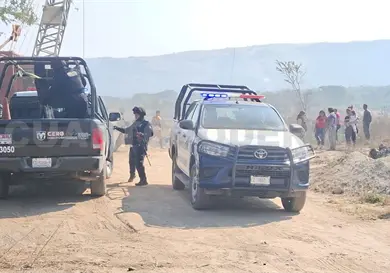 Acuchillan y lapidan a un velador en banco de arena