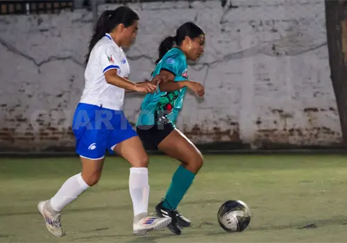 Semifinal vibrante en la rama femenil Semifinal vibrante en la rama femenil