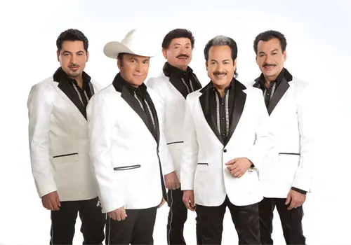 Se ensañan con los latinos Se ensañan con los latinos