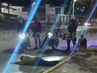 Arrolla motocicleta a adulta mayor en el libramiento Sur