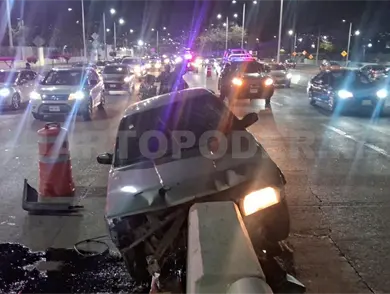 Da un "pesta&ntilde;azo" y se estrella contra un muro