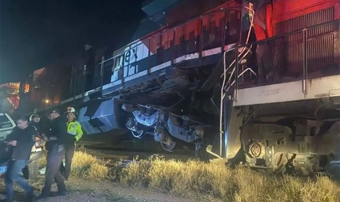Chocan dos trenes de carga en Sonora