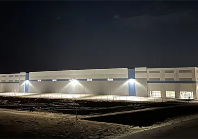 Compran almacenes para centros de detenci&oacute;n