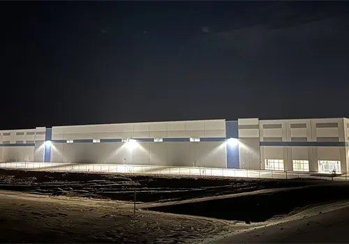 Compran almacenes para centros de detenci&oacute;n