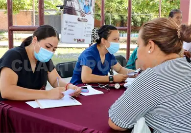 Llevan brigada m&eacute;dica a colonia Los Reyes
