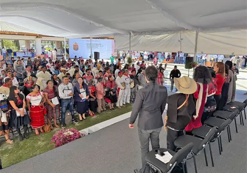 Festejan a promotores de la diversidad ling&uuml;&iacute;stica