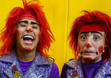 Lapizito defiende a su hermana Lapizito defiende a su hermana