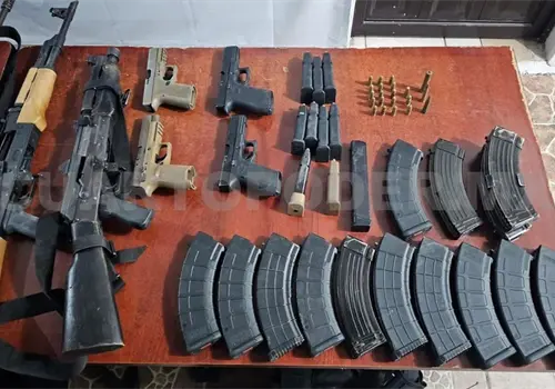 Detienen en flagrancia a seis; llevaban drogas