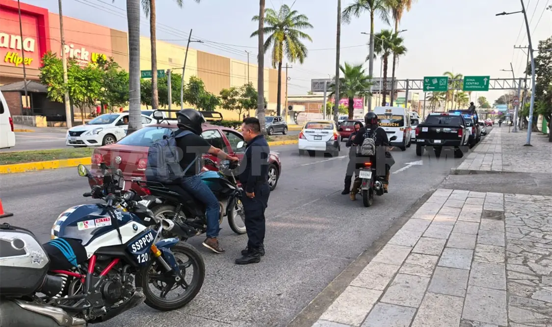 Las acciones de vigilancia buscan salvaguardar la vida de los motociclistas. Ramón García / CP