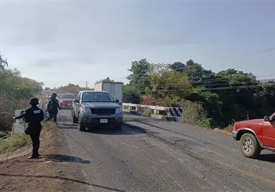 Descartan incendio de vehículos en Apatzingán Descartan incendio de vehículos en Apatzingán