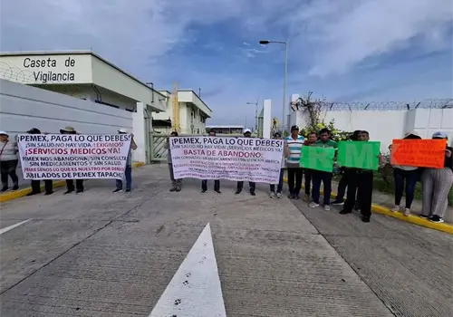 Exigen a Pemex reactivar servicios médicos Exigen a Pemex reactivar servicios médicos