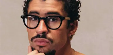 Bad Bunny honra a Willie Colón Bad Bunny honra a Willie Colón