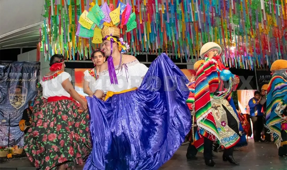 Cientos de personas disfrutaron los bailes de grupo chiapaneco. Cortesía