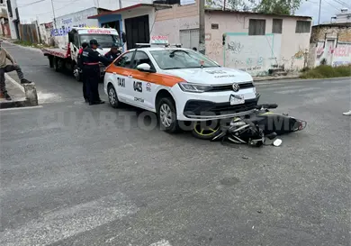 Detienen a taxista tras arrollar a motorista Detienen a taxista tras arrollar a motorista