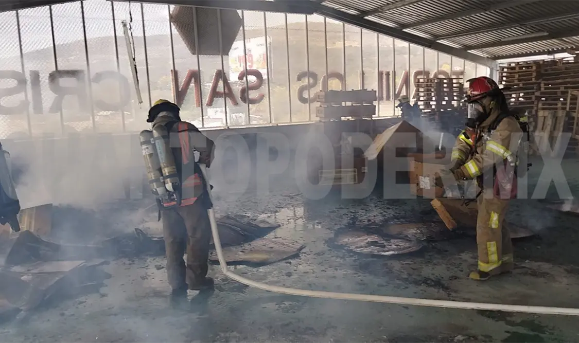 Arde bodega de tornillos y moviliza a los bomberos
