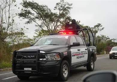 Blindan carreteras y accesos estratégicos Blindan carreteras y accesos estratégicos