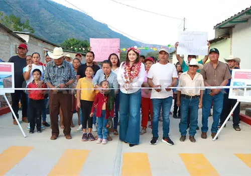 Valeria Rosales inaugura calle en Ignacio Zaragoza Valeria Rosales inaugura calle en Ignacio Zaragoza