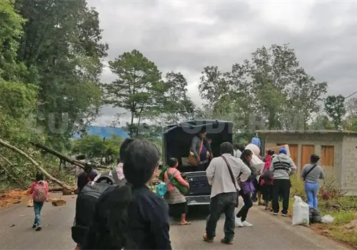 Ante los bloqueos, buscan vías alternas Ante los bloqueos, buscan vías alternas