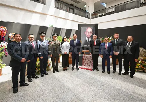 Reconocimiento a la vocación de servicio Reconocimiento a la vocación de servicio