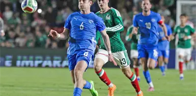 M&eacute;xico golea a Islandia