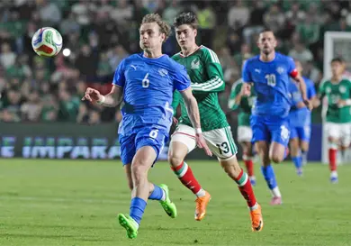 M&eacute;xico golea a Islandia