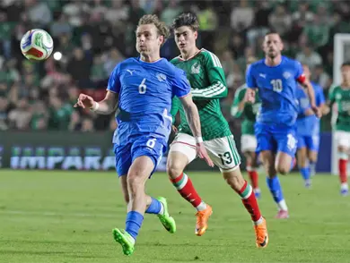México golea a Islandia México golea a Islandia