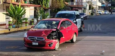 Se estampan combi y particular por no respetar preferencia Se estampan combi y particular por no respetar preferencia