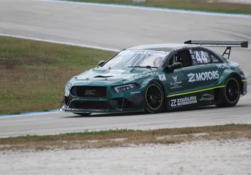 Doblete de emoción para el Z Racing Doblete de emoción para el Z Racing