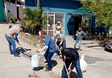 Se suman mototaxistas a mejorar su municipio