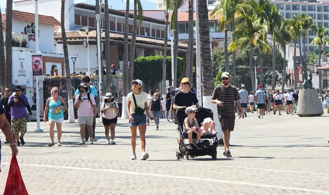 Las calles del malecón lucen nuevamente concurridas. Cortesía
