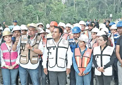Supervisa ERA obra de la v&iacute;a Ocosingo - Palenque