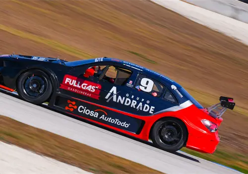 Domingo a toda velocidad en el autódromo Domingo a toda velocidad en el autódromo