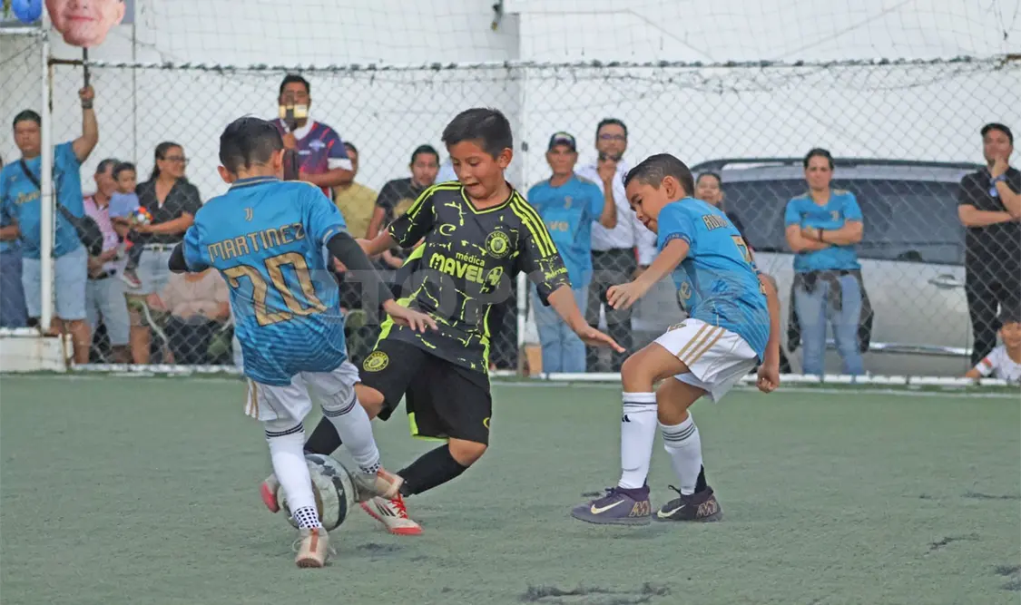 Santiago Cruz fue el héroe del partido al marcar los dos goles que definieron el campeonato. Alan Pola/CP