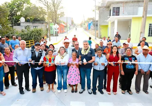 Entrega Ángel Torres pavimentación en Copoya Entrega Ángel Torres pavimentación en Copoya