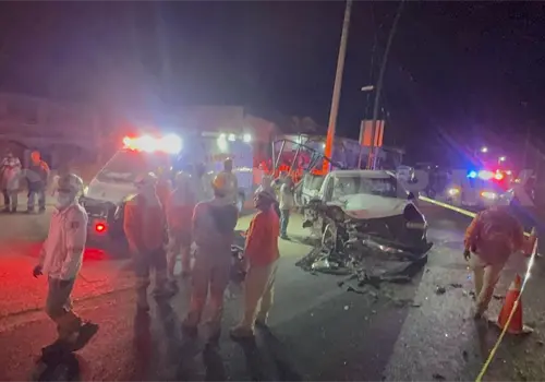 Colisiona tráiler a camioneta y cobra una vida Colisiona tráiler a camioneta y cobra una vida