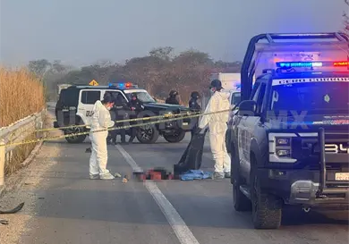 Estaba despedazado en medio del nuevo libramiento Sur