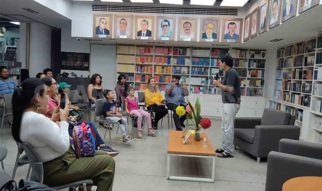 Durante la lectura, las historias provocaron sonrisas constantes y una conexión inmediata con los asistentes. CP